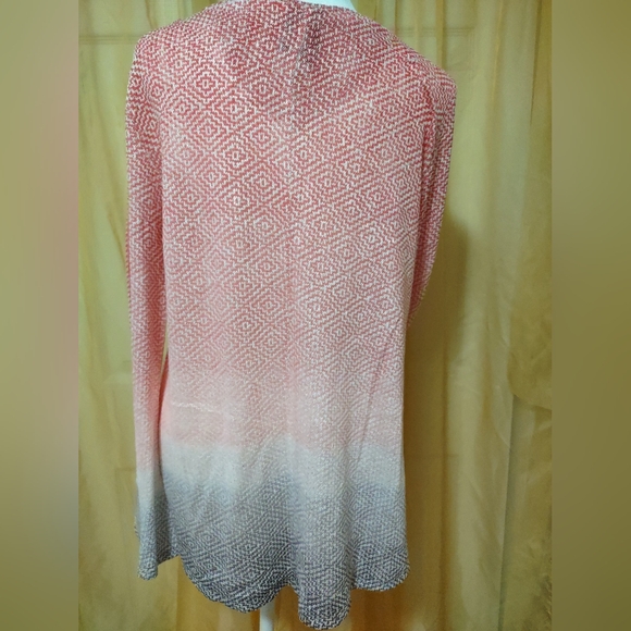 NWOT Women's New Directions V-neck sweater with lace sleeve inset Coral & Grey. - Picture 4 of 7